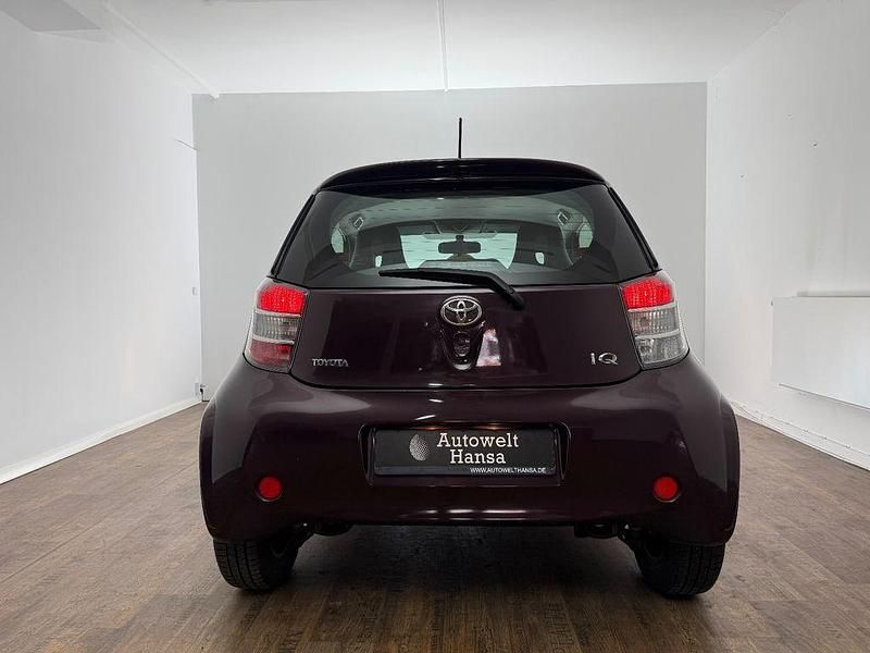 Gebraucht Toyota iQ 68 PS (50 kW) 2009 Violet Kleinwagen
