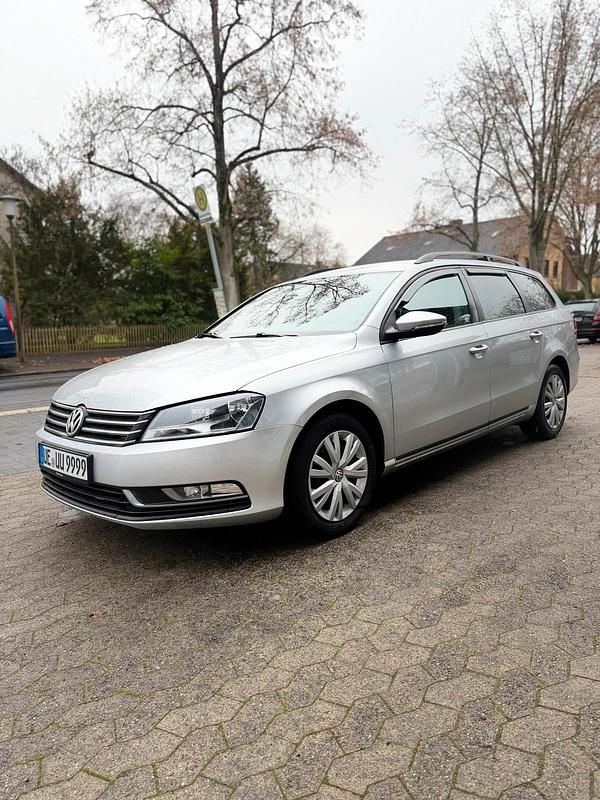 Gebraucht VW Passat Trendline 105 PS (77 kW) 2011 Grau Kombi