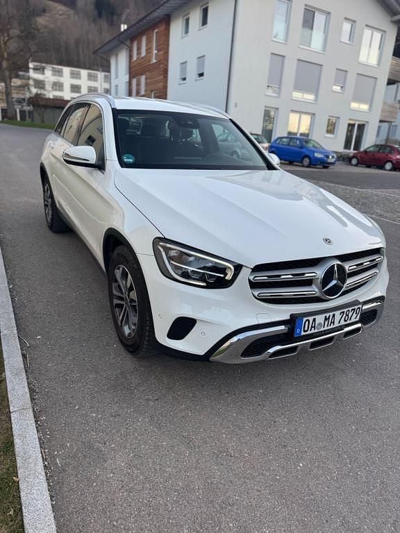 Weiß Gebraucht 2022 Mercedes GLC200 SUV | 26.999 € (Superpreis) - Bild 1/4