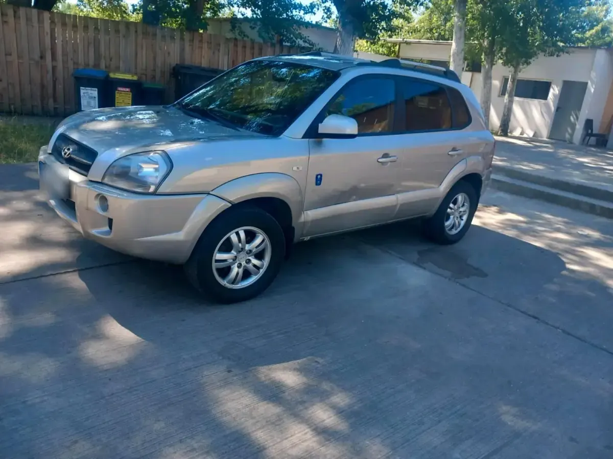 Gebraucht Hyundai Tucson 141 PS (103 kW) 2006 Silber SUV