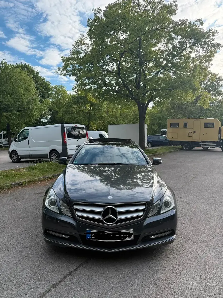 Gebraucht Mercedes E350 265 PS (194 kW) 2011 Grau Coupé