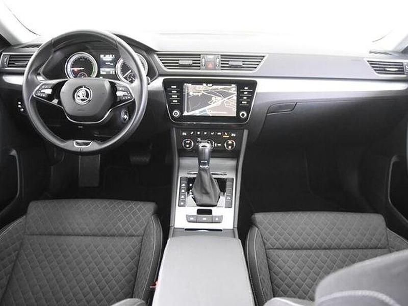 Gebraucht Skoda Superb 218 PS (160 kW) 2021 Grau Kombi