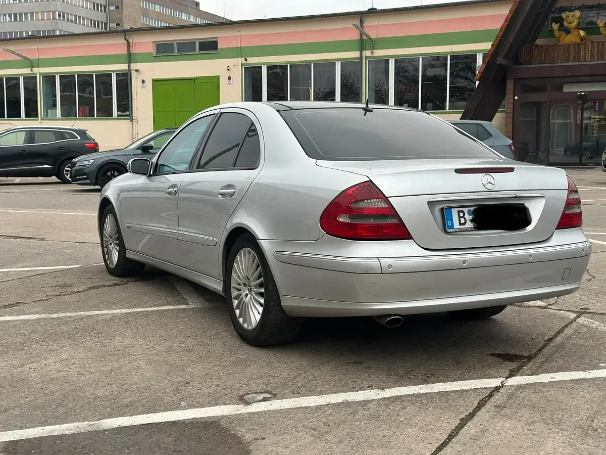 Brugt Mercedes E320 224 HK (164 kW) 2007 Sølv Sedan