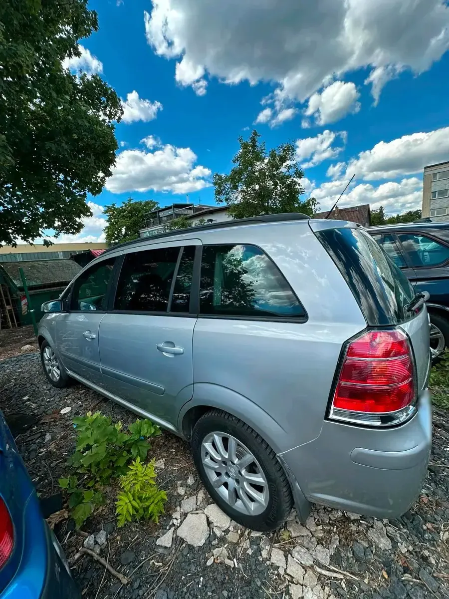 Gebraucht Opel Zafira 125 PS (91 kW) 2005 Grau Van / Kleinbus