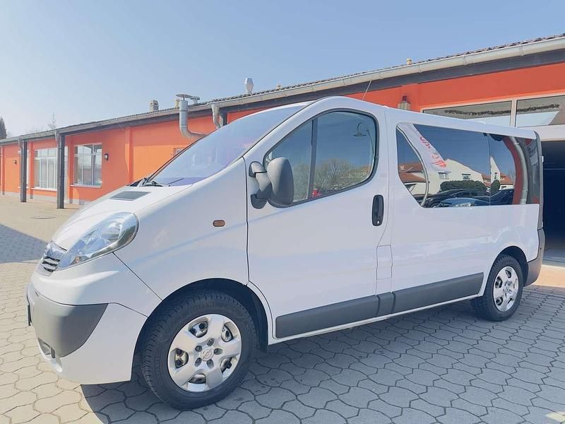 Gebraucht Opel Vivaro 90 PS (66 kW) 2011 Casabl/arctic/eisweiss/kaolin Van / Kleinbus