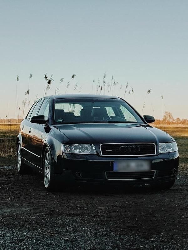 Schwarz Gebraucht 2002 Audi A4 S-Line Kombi | 1.650 € (Superpreis) - Bild 1/2