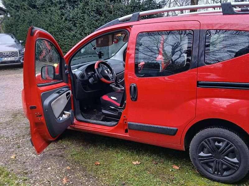 Gebraucht Fiat Qubo Dynamic 73 PS (53 kW) 2009 Rot Van / Kleinbus