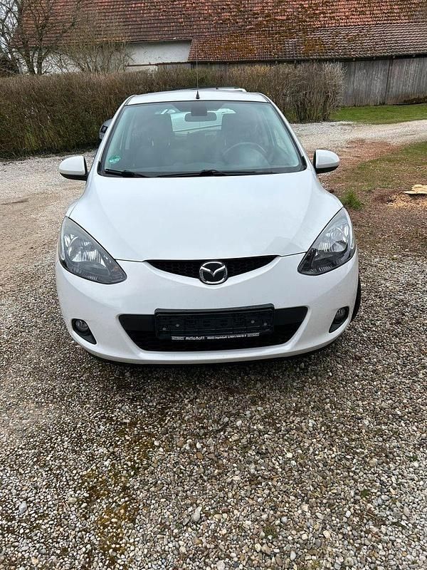 Gebraucht Mazda 2 Inclusive 86 PS (63 kW) 2009 Weiß Kleinwagen