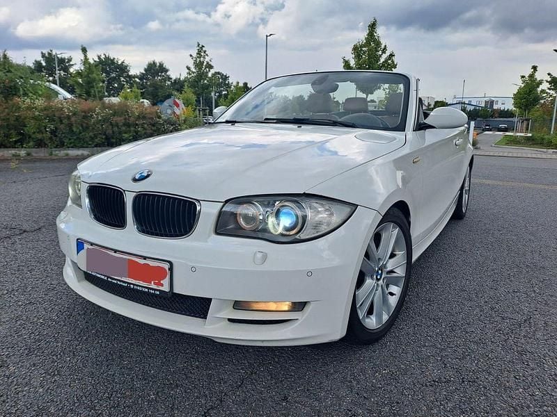 Weiß Gebraucht 2008 BMW 125 Cabriolet Performance Cabrio | 5.300 € (Teuer) - Bild 1/4