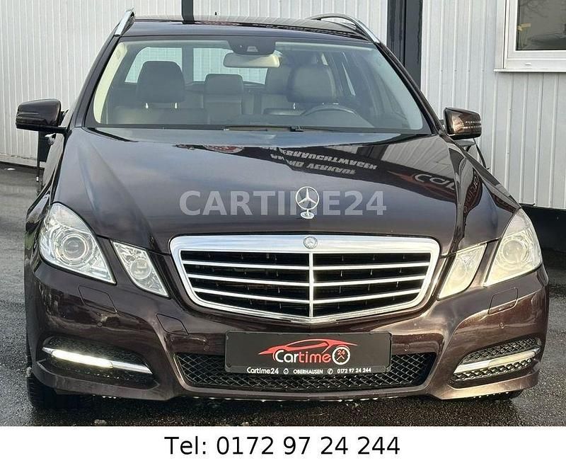 Braun Gebraucht 2011 Mercedes E220 Kombi | 6.995 € (Fairer Preis) - Bild 1/4