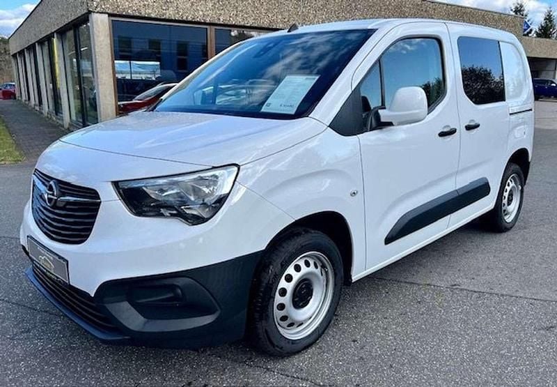 Gebraucht Opel Combo Edition 102 PS (75 kW) 2021 Jade weiss/arktis weiss Van / Kleinbus
