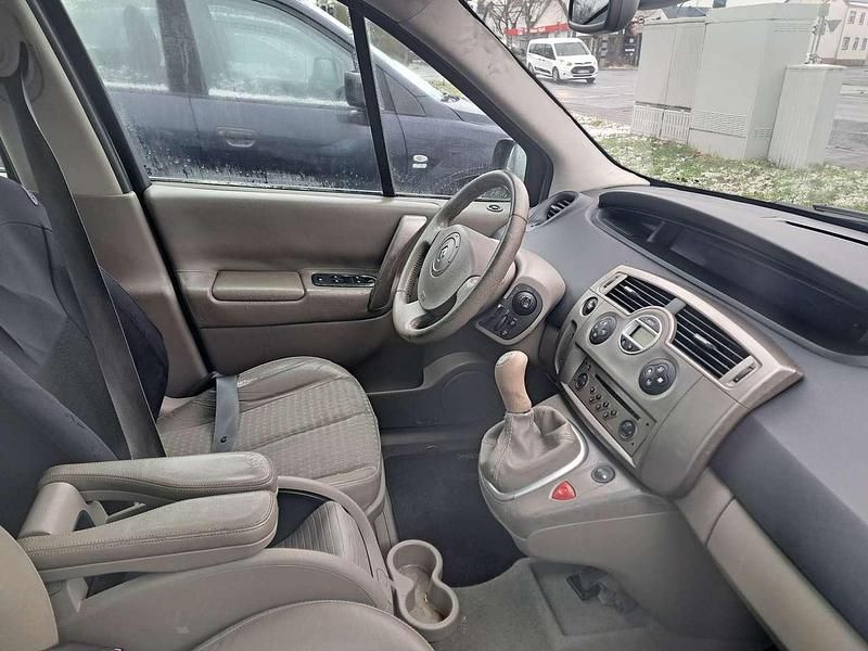 Gebraucht Renault Scénic 113 PS (83 kW) 2003 Silber Van / Kleinbus