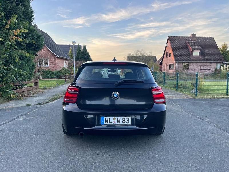 Gebraucht BMW 118 143 PS (105 kW) 2011 Schwarz Kleinwagen