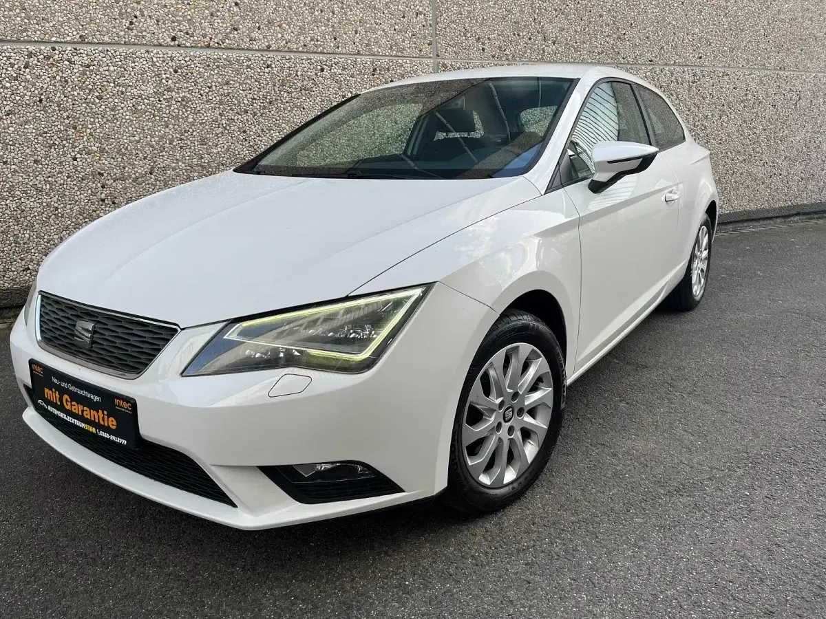 Usata Seat Leon Style 110 CV (80 kW) 2015 Bianco Coupé