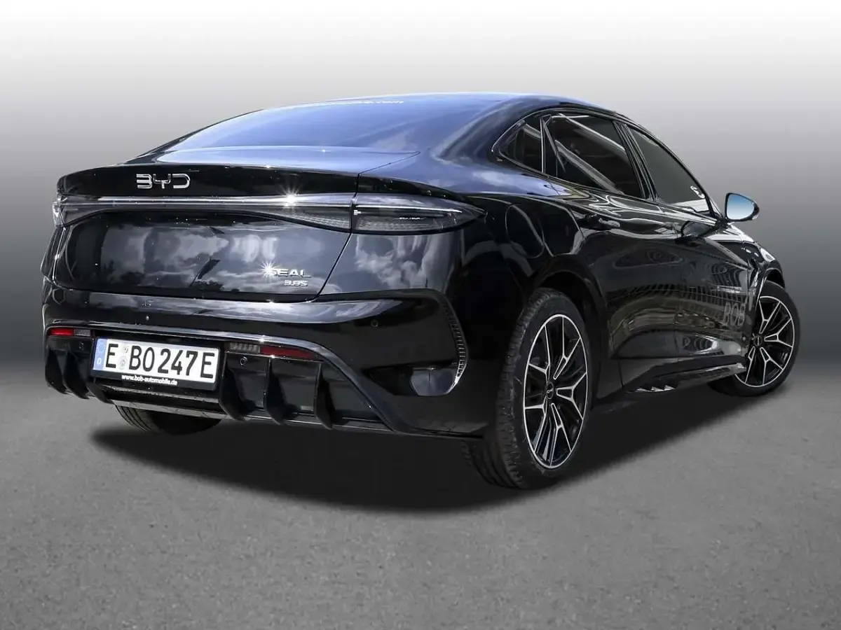Neu BYD Seal 389 kW (530 PS) 2026 Obsidian black Limousine
