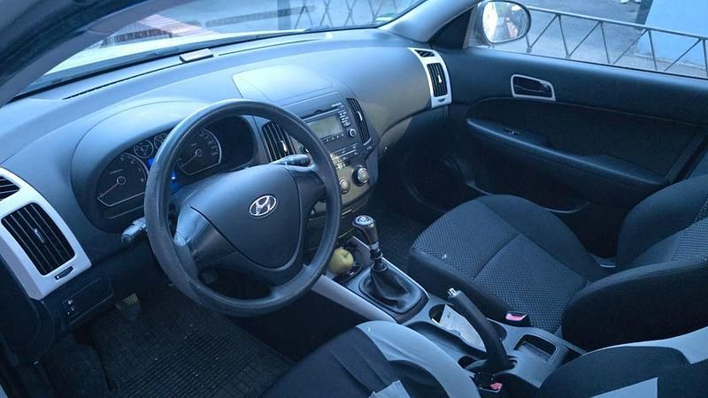 Gebraucht Hyundai i30 109 PS (80 kW) 2009 Beige Limousine