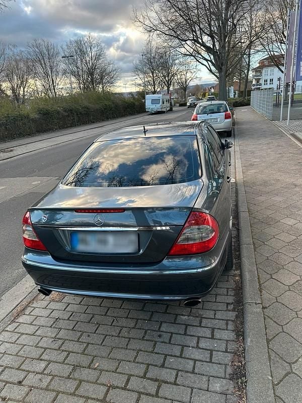 Gebraucht Mercedes E280 190 PS (139 kW) 2009 Grau Limousine