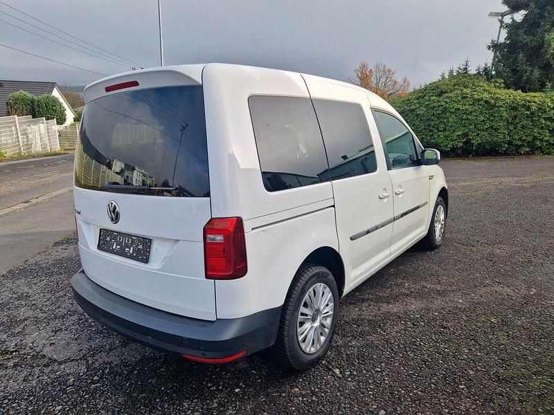 Gebraucht VW Caddy Trendline 102 PS (75 kW) 2018 Weiß Van / Kleinbus