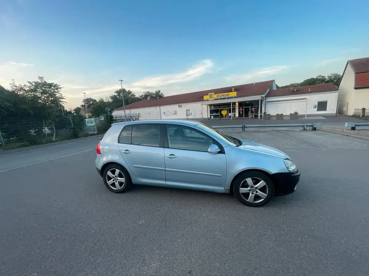 Gebraucht VW Golf VI 122 PS (89 kW) 2008 Blau Kleinwagen