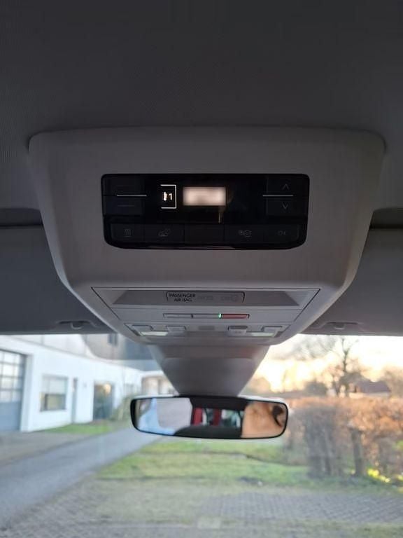 Gebraucht VW Multivan S 199 PS (146 kW) 2020 Rot Van / Kleinbus