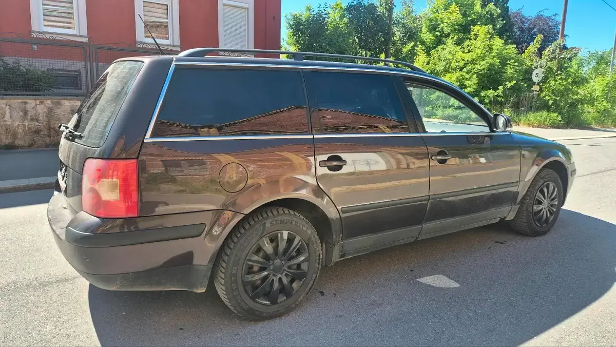 Używany VW Passat 150 KM (110 kW) 2005 Purpurowy Kombi