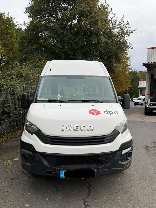 Gebraucht Iveco Daily 116 PS (85 kW) 2018 Weiß Limousine