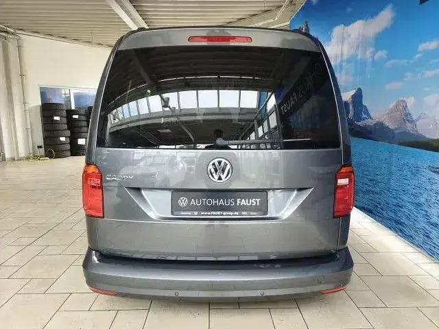 Gebraucht VW Caddy Comfortline 125 PS (91 kW) 2018 Grau metallic Van / Kleinbus
