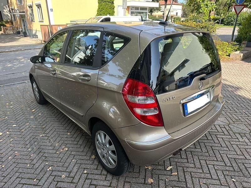 Gebraucht Mercedes A150 95 PS (69 kW) 2004 Gold Kleinwagen