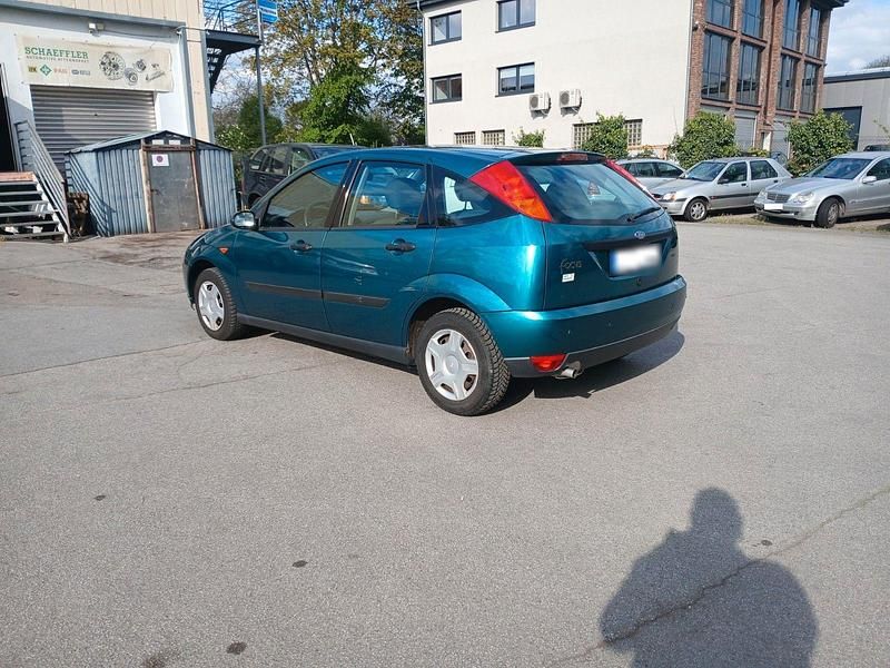 Second-hand Ford Focus 101 CP (74 kW) 1999 Verde Berlinǎ
