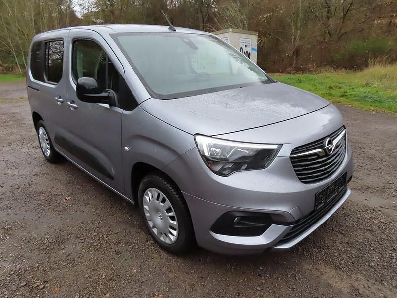 Grau Gebraucht 2022 Opel Combo Life Elegance Van / Kleinbus | 17.990 € (Guter Preis) - Bild 1/4