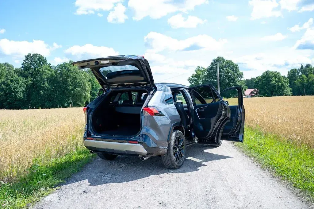 Gebraucht Toyota RAV4 Hybrid Style 218 PS (160 kW) 2025 Grau SUV