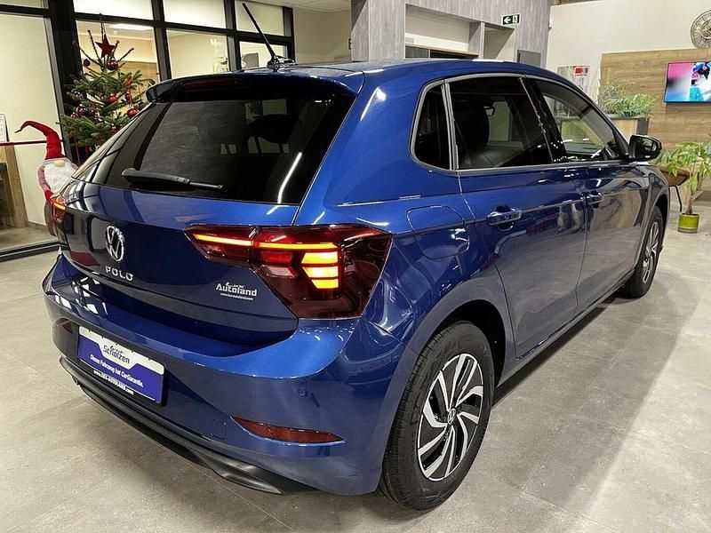 Neu VW Polo Life 95 PS (69 kW) 2025 Blau Limousine