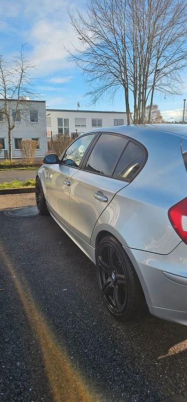 Gebraucht BMW 118 122 PS (89 kW) 2007 Silber Kleinwagen