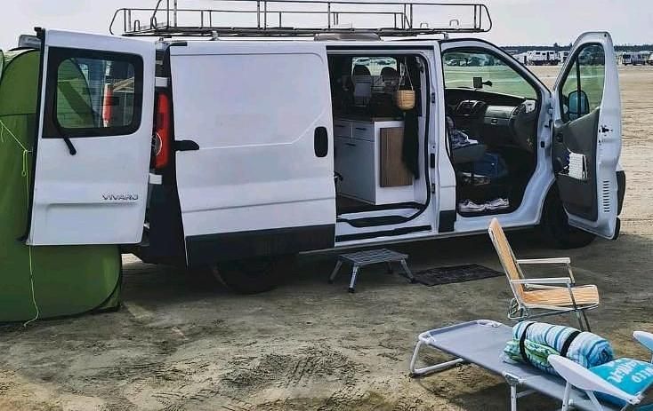 Second-hand Opel Vivaro 110 CP (80 kW) 2008 Alb Monovolum