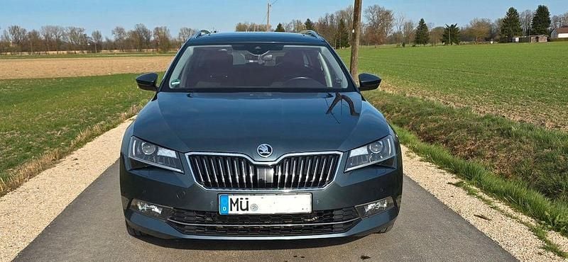 Gebraucht Skoda Superb 190 PS (139 kW) 2018 Grau Kombi