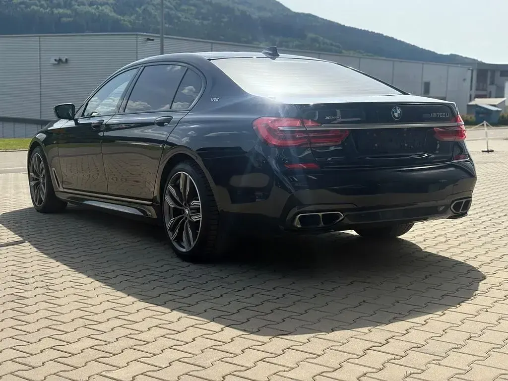 Gebraucht BMW M760 Sport Line 609 PS (447 kW) 2017 Schwarz Limousine