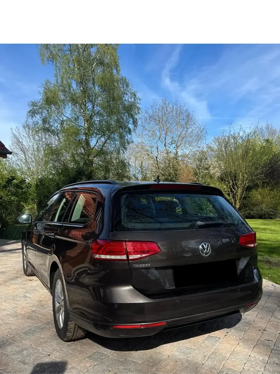 Gebraucht VW Passat 150 PS (110 kW) 2018 Braun Kombi