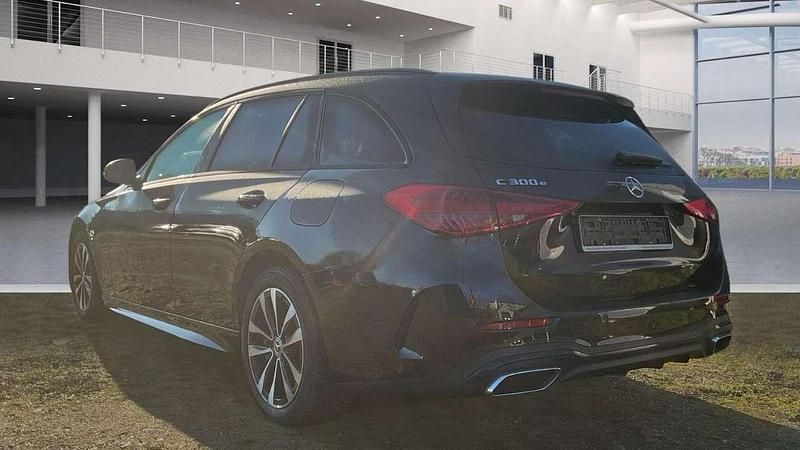 Gebraucht Mercedes C300e AMG 313 PS (230 kW) 2022 Obsidianschwarz (metallic) Kombi