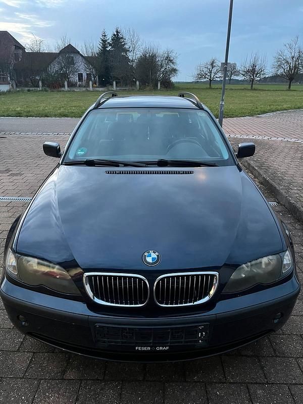 Blau Gebraucht 2003 BMW 320 Kombi | 1.700 € (Superpreis) - Bild 1/4