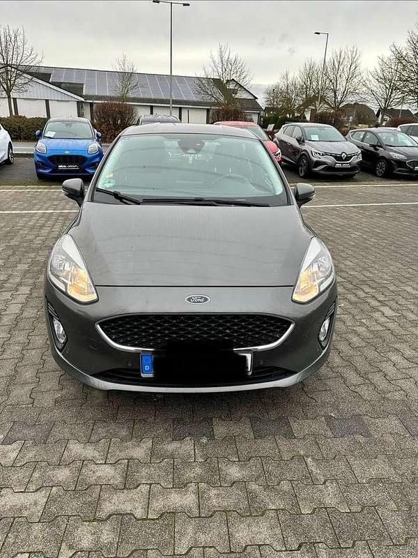 Gebraucht Ford Fiesta Cool & Connect 101 PS (74 kW) 2018 Grau Kleinwagen