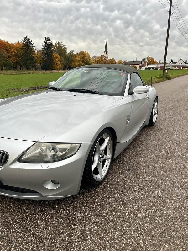 Silber Gebraucht 2005 BMW Z4 M Performance Cabrio | 9.800 € (Superpreis) - Bild 1/4