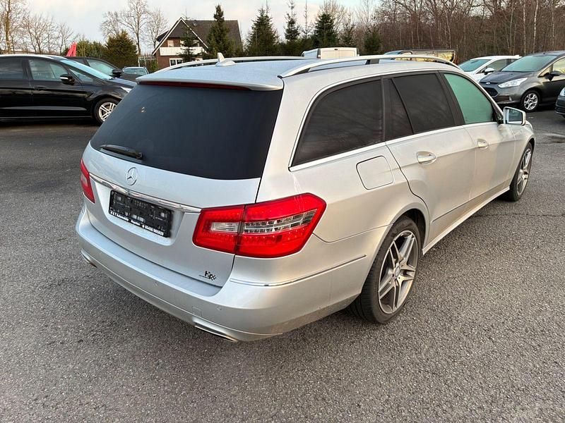 Gebraucht Mercedes E220 Avantgarde 170 PS (125 kW) 2012 Silber Kombi