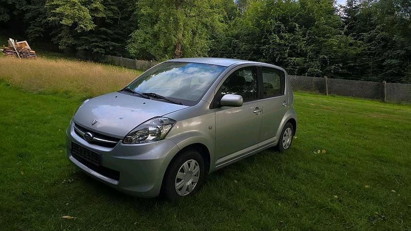Silber Gebraucht 2008 Subaru Justy Kleinwagen | 1.850 € (Fairer Preis) - Bild 1/4
