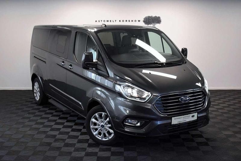 Grau Gebraucht 2023 Ford Tourneo Custom ST Van / Kleinbus | 45.500 € (Fairer Preis) - Bild 1/3