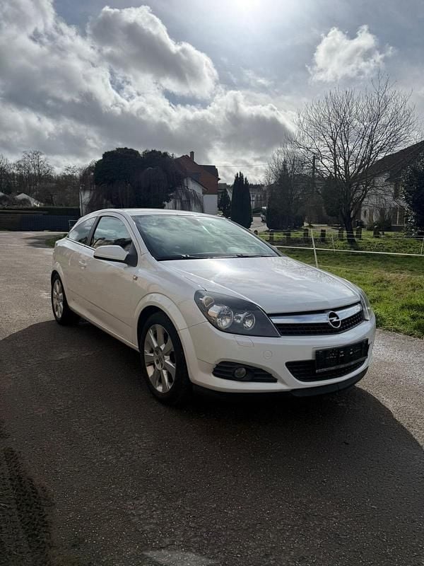 Gebraucht Opel Astra GTC Sport 116 PS (85 kW) 2009 Weiß Coupé