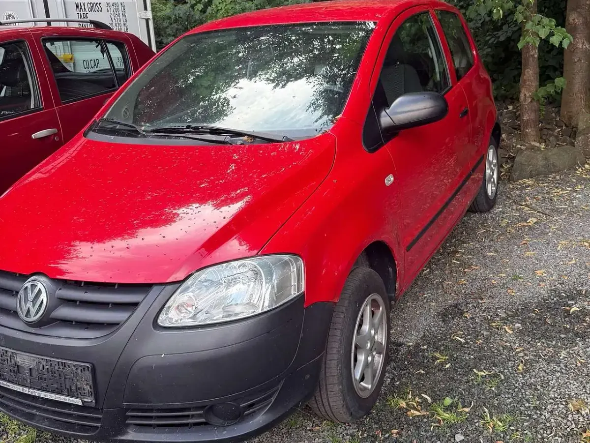 Gebraucht VW Fox Basis 54 PS (39 kW) 2007 Tornadorot Kleinwagen