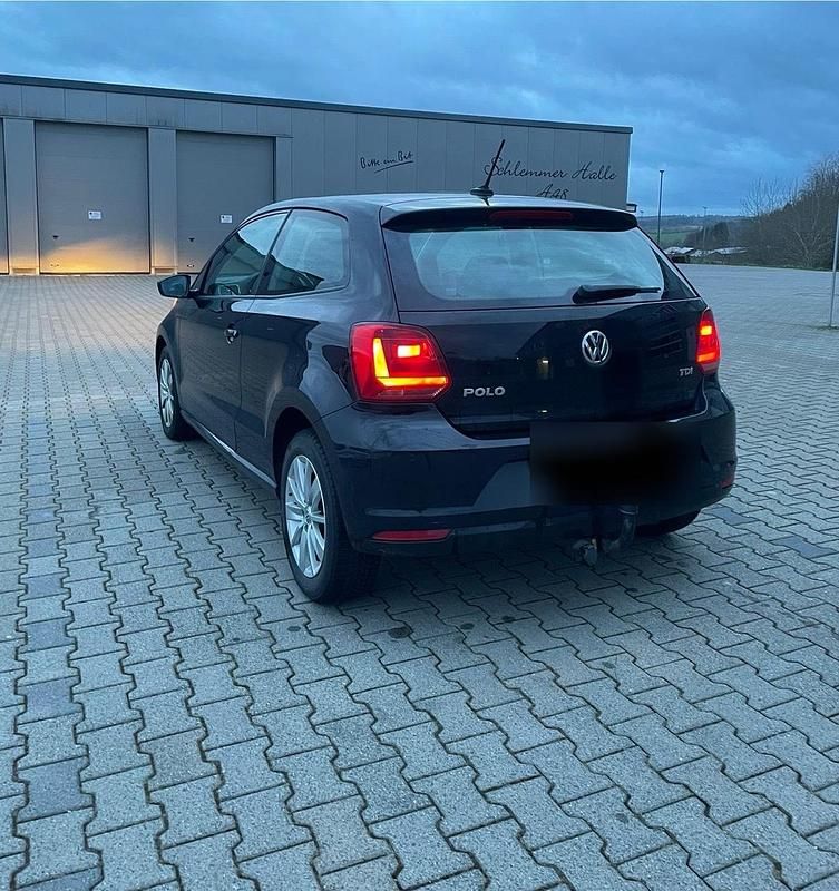 Gebraucht VW Polo 75 PS (55 kW) 2015 Schwarz Kleinwagen
