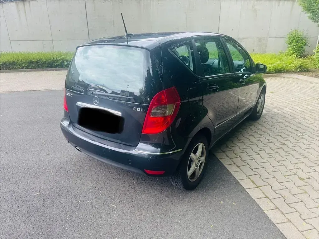 Gebraucht Mercedes A180 109 PS (80 kW) 2012 Schwarz Kleinwagen