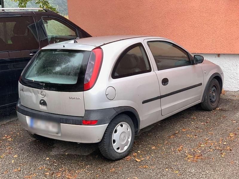 Grau Gebraucht 2001 Opel Corsa Limousine | 800 € (Guter Preis) - Bild 1/1