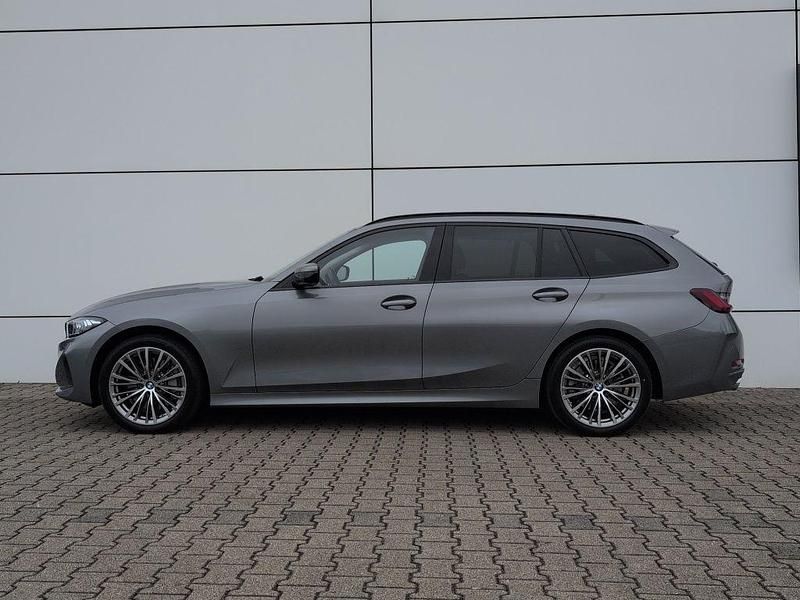 Gebraucht BMW 330 Performance 245 PS (180 kW) 2023 Skyscraper grau metallic Kombi